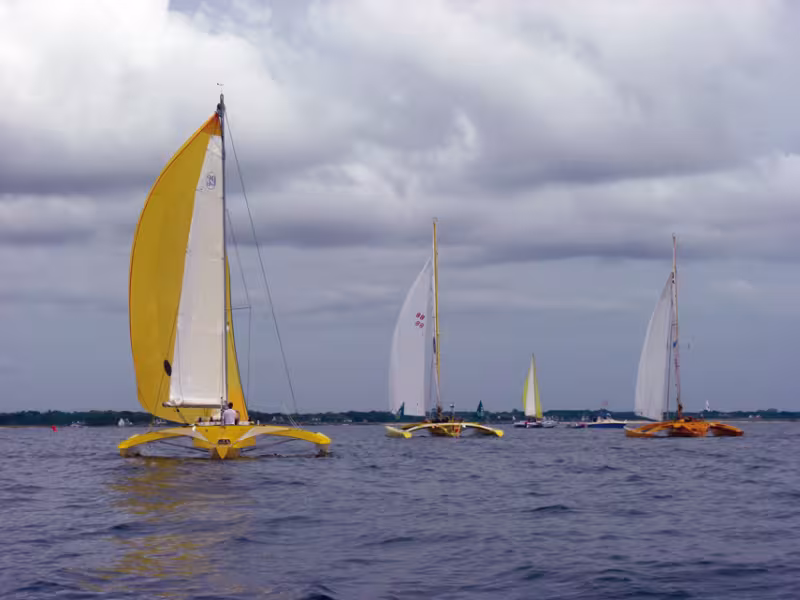 Trois A Capella sur une même ligne de départ pour fêter la dixième édition du Rhum... Quand les passionnés font vivre, vraiment, la course au large !