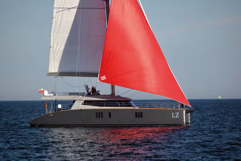 Du carbone pour le nouveau catamaran Sunreef 74