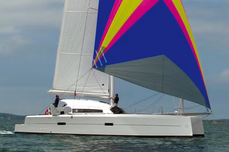 Un catamaran qui aurait pu s'appeler Révolution.